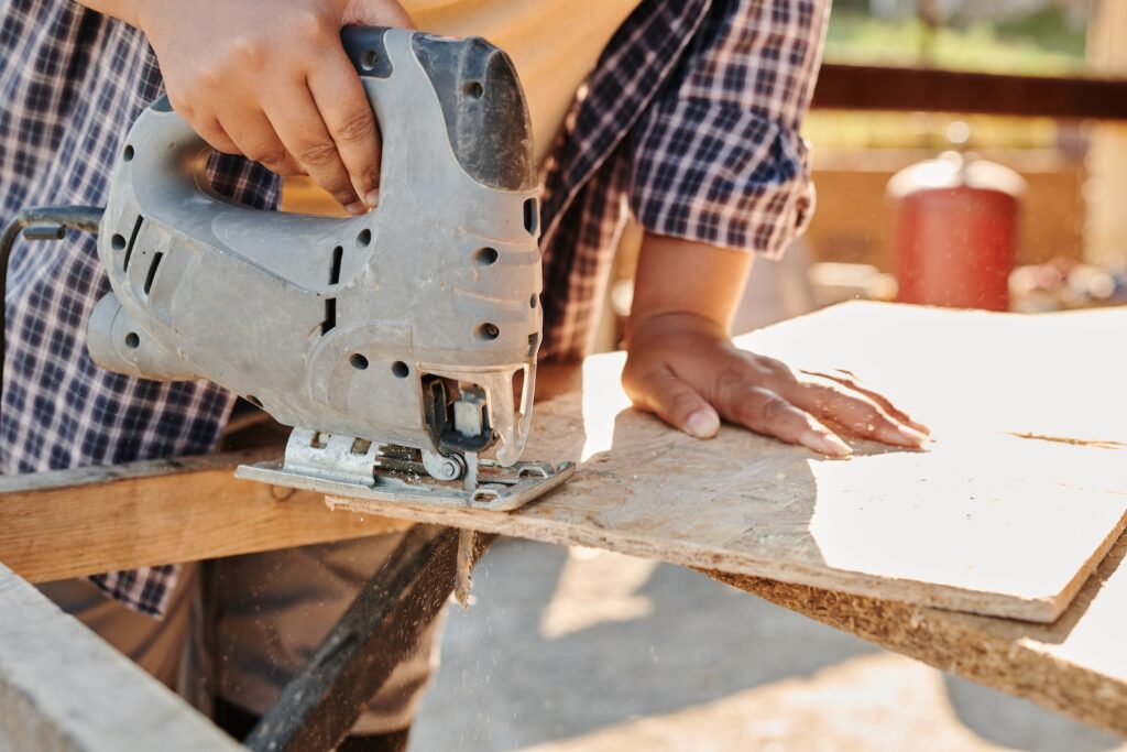 Vinawood Plywood - Plywood Cutting